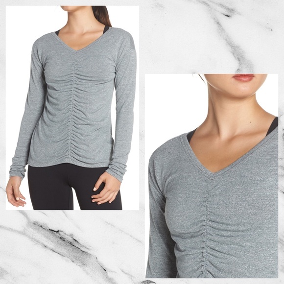NWT Zella Amara Reversible Ruched Tee Gray Small - Picture 3 of 3
